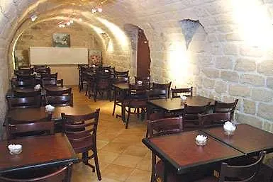 Little Hotel 2*