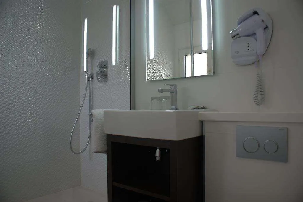 Hotel Little Parijs