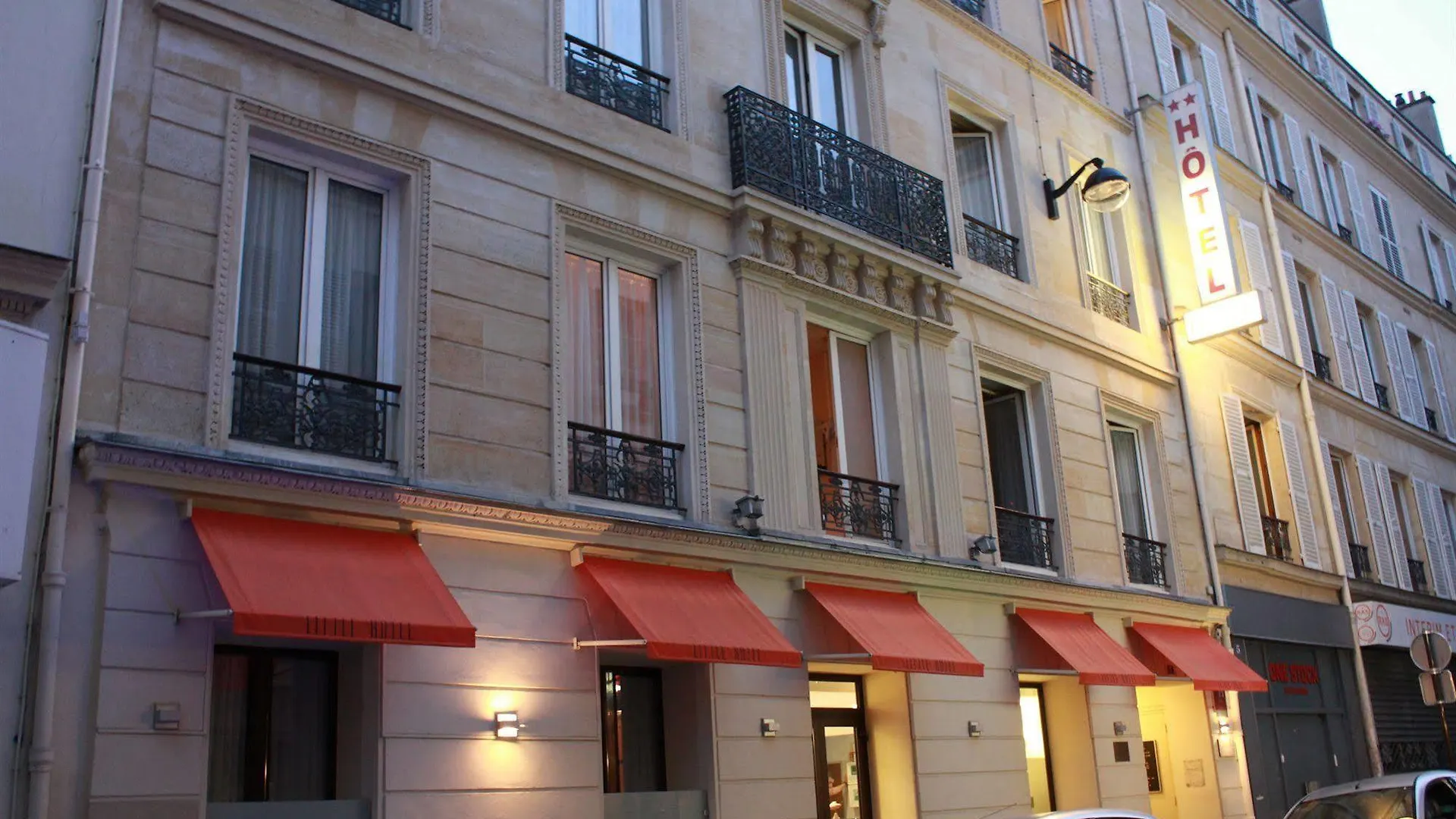 Little Hotel 2*
